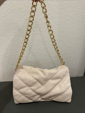 Quilted Cream Chain-Handle Shoulder Bag